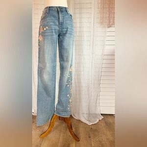 Driftwood Women’s floral Embroidered Jeans - Pink Floral Sz 30